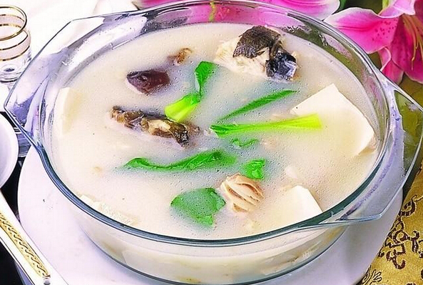 魚(yú)頭豆腐湯