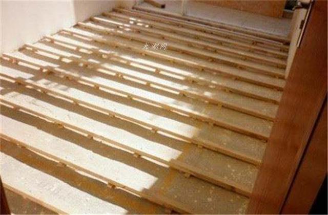 實木地板鋪裝方法之龍骨鋪設法介紹 詳細步驟包學會