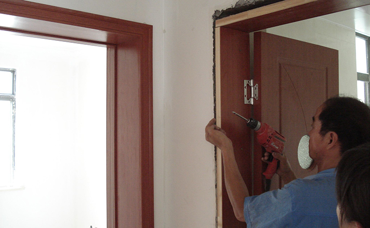 門、埡口、地板和壁紙的安裝順序是什么？