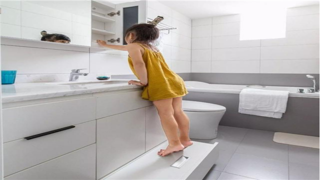 150㎡時尚四居室裝修設計 客廳搭配非常的有層次感