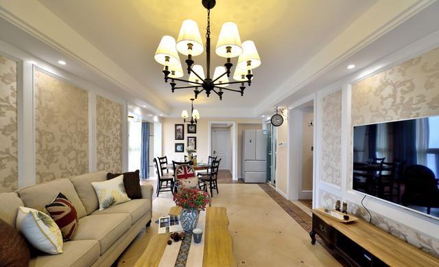 130㎡新房裝修設(shè)計(jì) 客餐廳的落地窗設(shè)計(jì)非常喜歡