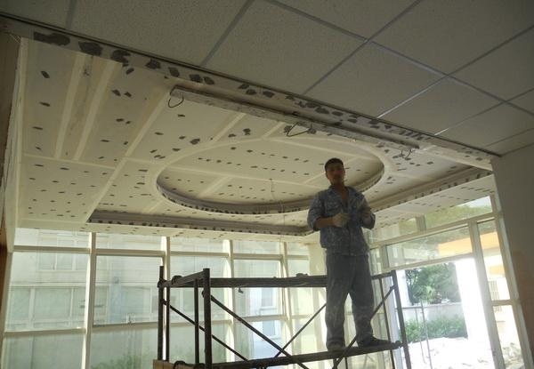 木龍骨吊頂驗收 查驗細(xì)節(jié)無隱患