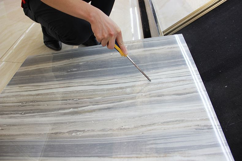 地磚有劃痕怎么處理 修復地磚劃痕的步驟