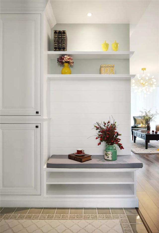 135㎡簡美風格三居室 家居軟裝復(fù)古又有格調(diào)